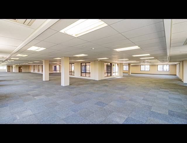 1,575M² OFFICE TO LET IN PARKTOWN